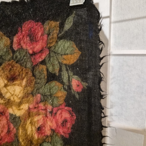 Vintage Wool Black Floral Scarf - Picture 4 of 4